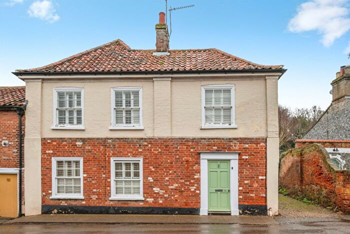 2 Bedroom Flat For Sale In Millgate, Aylsham, Norwich, NR11