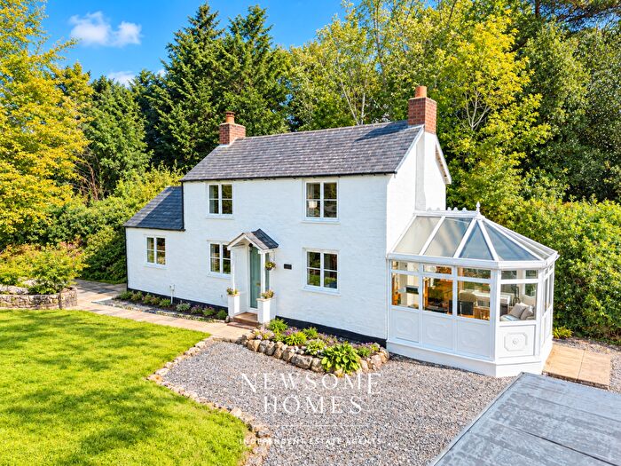 2 Bedroom Detached House For Sale In The Nant, Pentre Halkyn, CH8