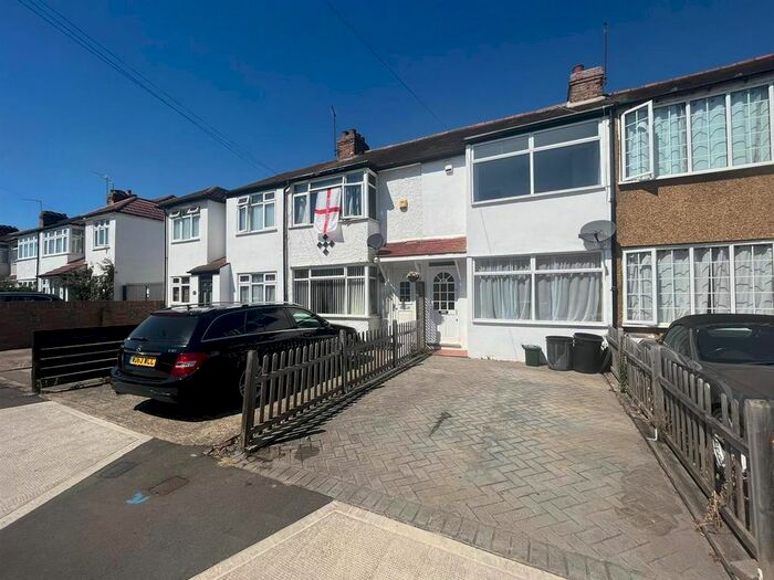 2 Bedroom Terraced House To Rent In Oakleigh Road, Hillingdon, UB10