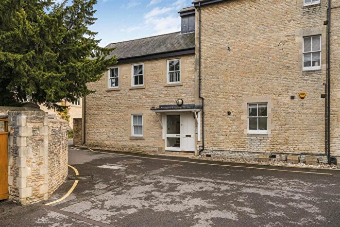 2 Bedroom Flat For Sale In Garth Court, Bicester, OX26