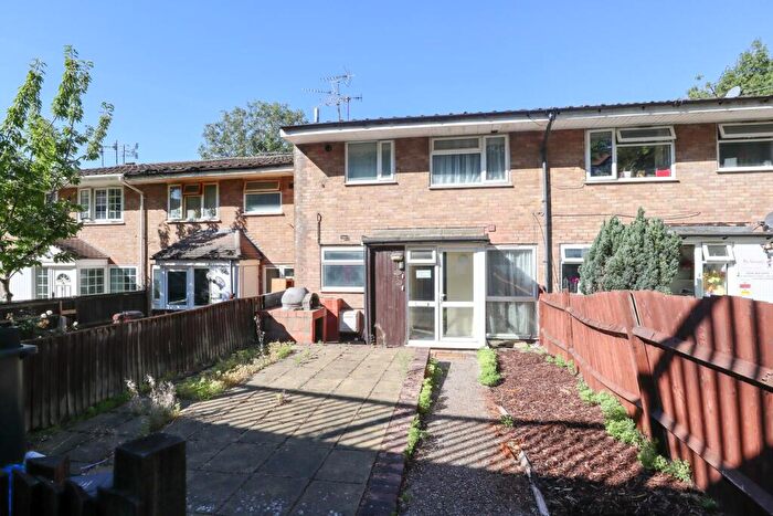 2 Bedroom Apartment For Sale In Partridge Knoll, Purley, CR8
