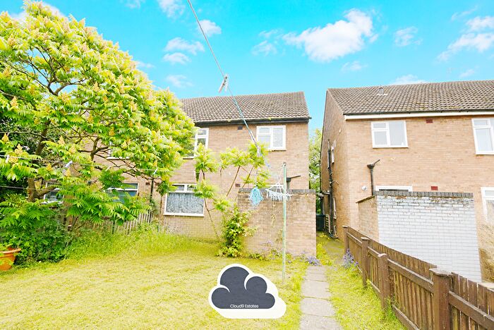 2 Bedroom Maisonette For Sale In Selsey Close, Coventry, CV3
