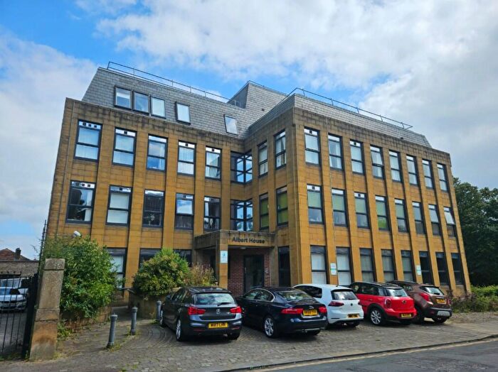 1 Bedroom Apartment To Rent In Albert House Park Road, Halifax, West Yorkshire, HX1