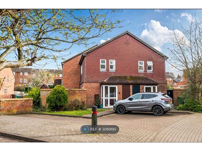 1 Bedroom Semi-detached House To Rent In Old Brewery Close, Aylesbury, HP21