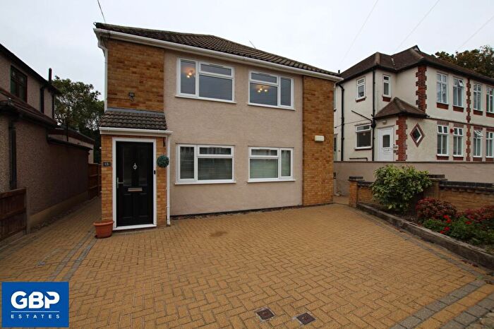 2 Bedroom Flat To Rent In Austral Drive, Hornchurch, RM11