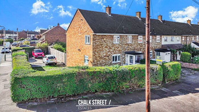 3 Bedroom End Of Terrace House For Sale In Penrith Crescent, Rainham, RM13