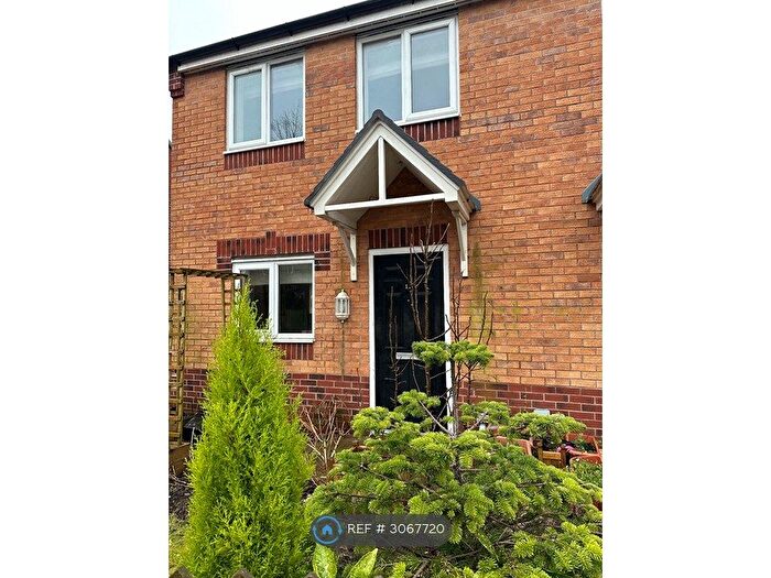 3 Bedroom Semi-Detached House To Rent In Frank Birchall Close, Manchester, M40