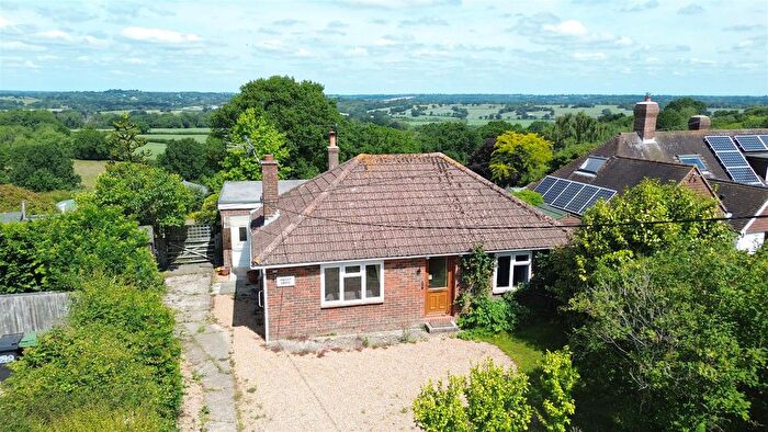 2 Bedroom Bungalow For Sale In Dixter Lane, Northiam, TN31