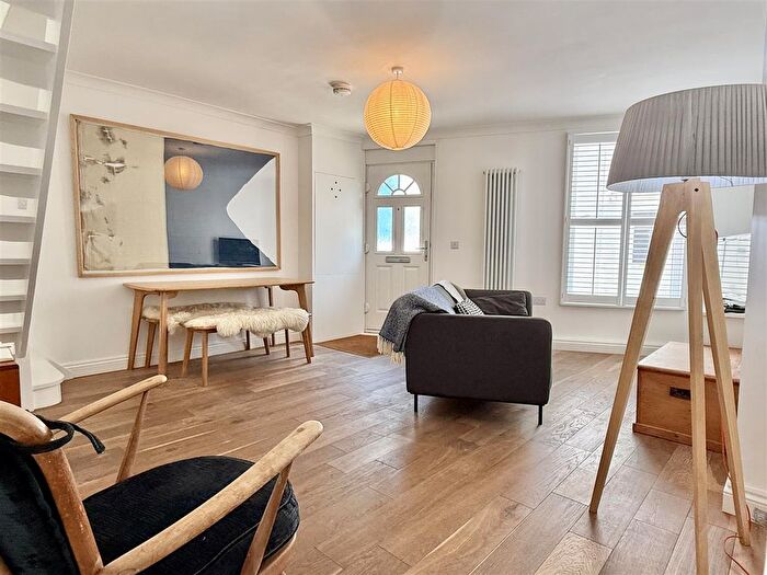 1 Bedroom End Of Terrace House For Sale In Waterloo Place, Falmouth, TR11