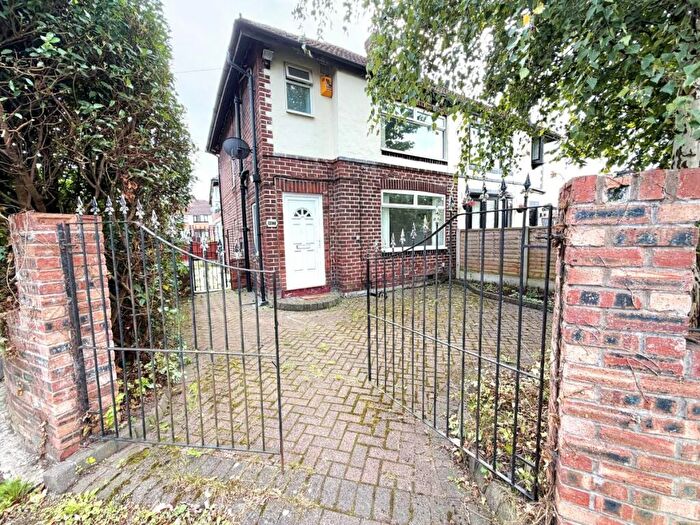 3 Bedroom Semi-Detached House To Rent In Manchester Road, Audenshaw, Manchester, M34