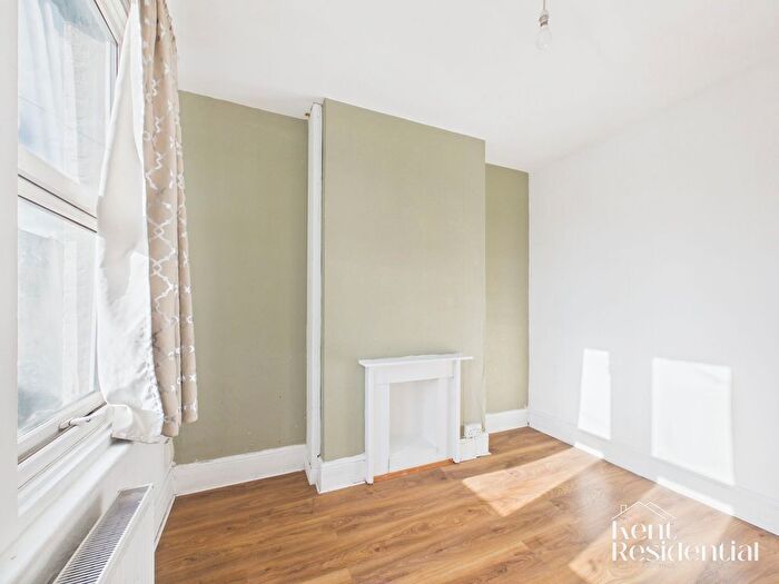 2 Bedroom Terraced House To Rent In Upper Luton Road, Chatham, ME5