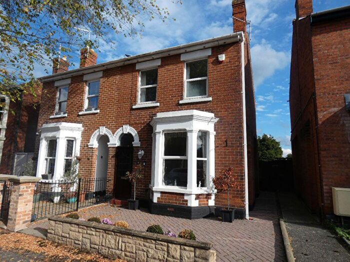 3 Bedroom Semi-Detached House For Sale In Malvern Road, Kingsholm, Gloucester, GL1