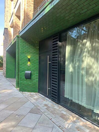 Garage / Parking To Rent In Cluny Mews, London, SW5