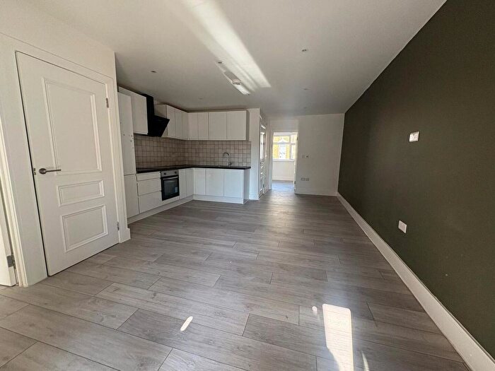 2 Bedroom Property To Rent In High Street, Hampton Hill, Hampton, TW12