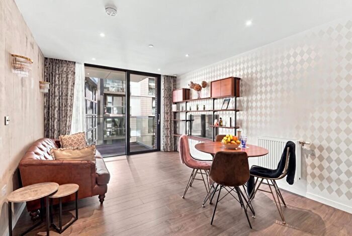 2 Bedroom Flat For Sale In Pimento House, Aldgate East, E1