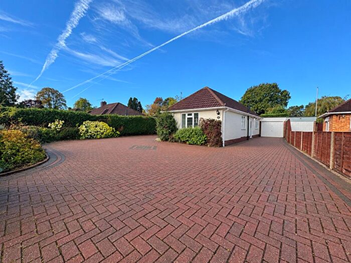 3 Bedroom Detached Bungalow To Rent In Highlands Road, Fareham, PO15