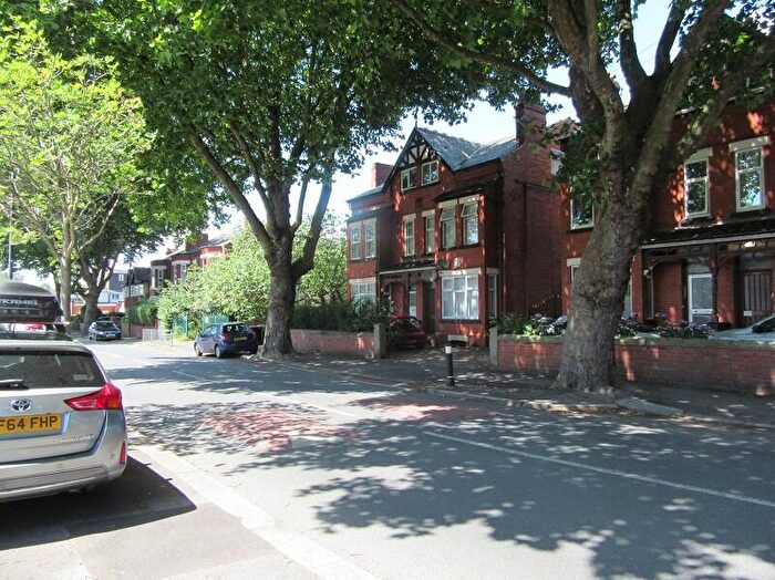 2 Bedroom Flat To Rent In Ayres Road, Old Trafford, Manchester., M16