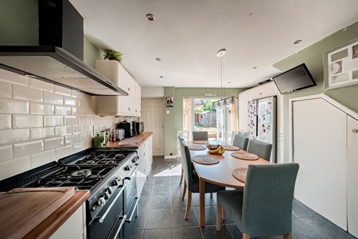 3 Bedroom Terraced House For Sale In The Leys, Bidford-On-Avon, Warwickshire, B50