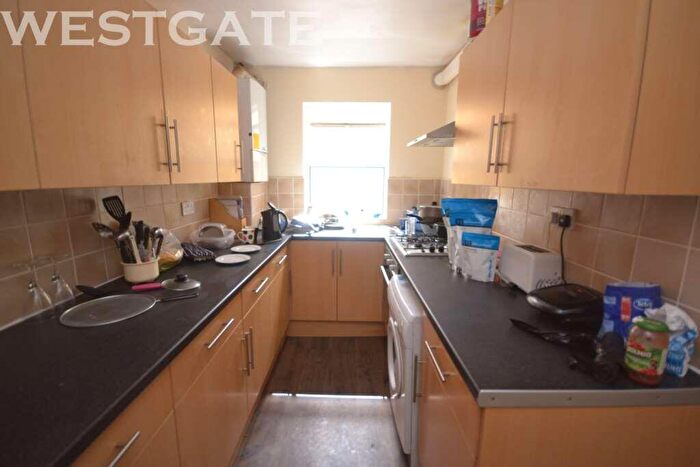 6 Bedroom Terraced House To Rent In Addington Road, Uni Area, RG1