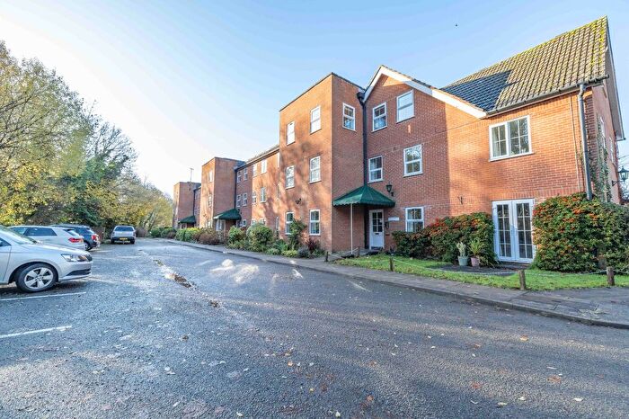2 Bedroom Flat For Sale In Chapel Road, Hothfield, Ashford, Kent, TN25