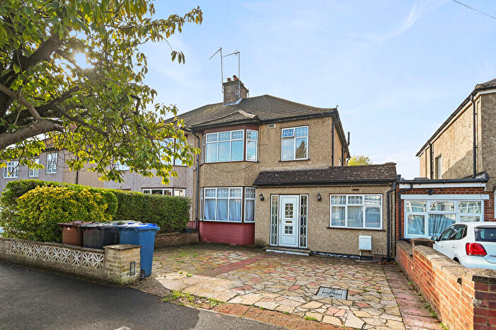4 Bedroom Semi-Detached House For Sale In Parkfield Avenue, Harrow, HA2