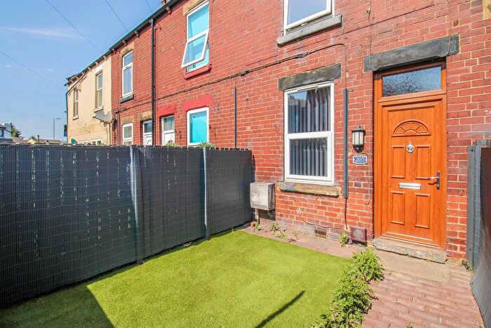 2 Bedroom Terraced House For Sale In Pontefract Road, Featherstone, Pontefract, WF7