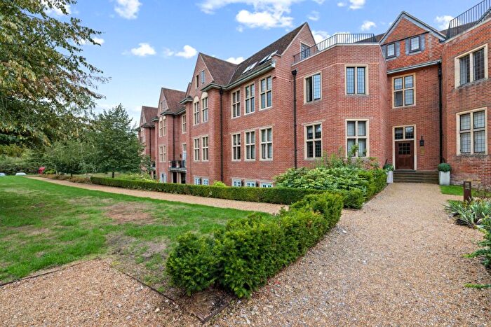 1 Bedroom Flat For Sale In Kings Drive, Midhurst, West Sussex, GU29