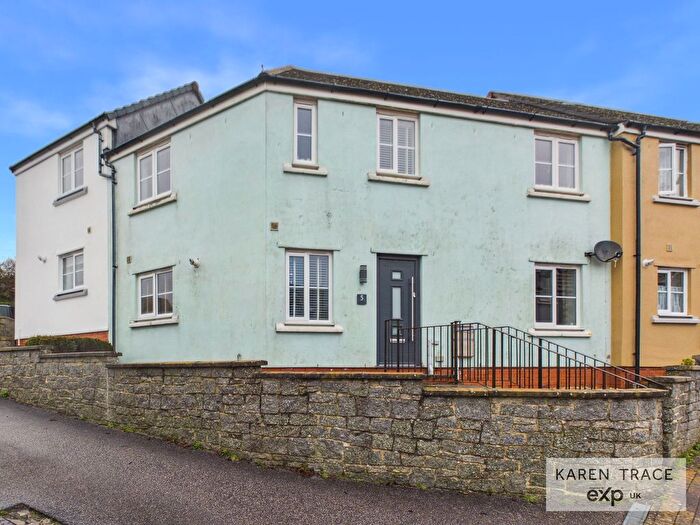 3 Bedroom Semi-Detached House For Sale In Keay Heights, St Austell, PL25