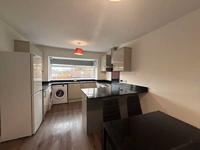 2 Bedroom Flat To Rent In Wilmslow Road, Cheadle, SK8