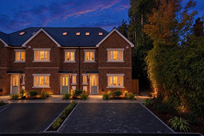 4 Bedroom End Of Terrace House For Sale In Hersham Road, Walton-On-Thames, Surrey, KT12