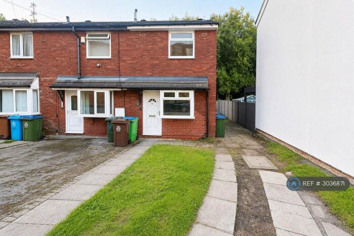 2 Bedroom End Of Terrace House To Rent In Mutual St, Heywood, OL10