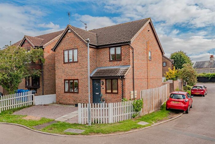 3 Bedroom Detached House For Sale In Waterhouse Gardens, Barton Seagrave, NN15