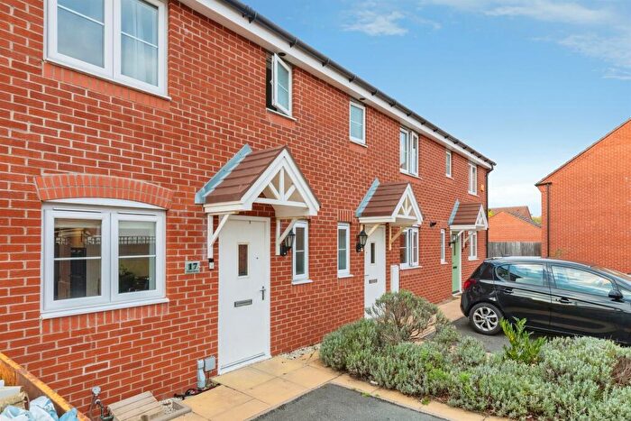 3 Bedroom End Of Terrace House For Sale In Yeats Drive, Warwick, CV34