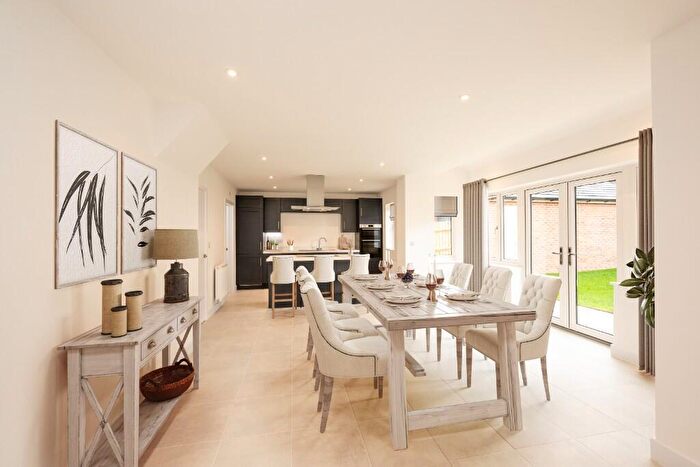 4 Bedroom Detached House For Sale In Graze Hill, Bedford, MK44