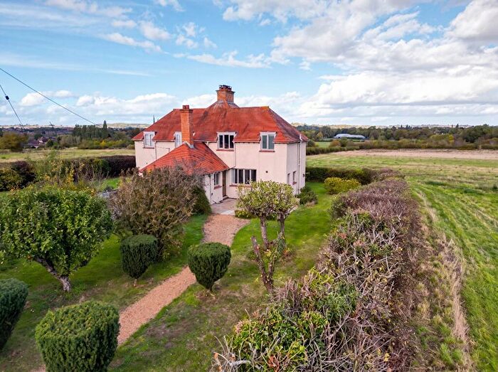 2 Bedroom Detached House To Rent In Cross O'The Hill, Clifford Road, Stratford-upon-Avon, CV37