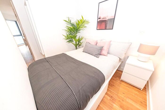 1 Bedroom Apartment To Rent In Frederick Road, Salford, M6