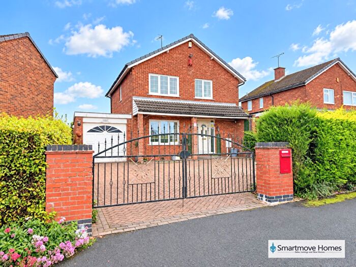 3 Bedroom Link Detached House For Sale In Corn Close, South Normanton, Alfreton, DE55