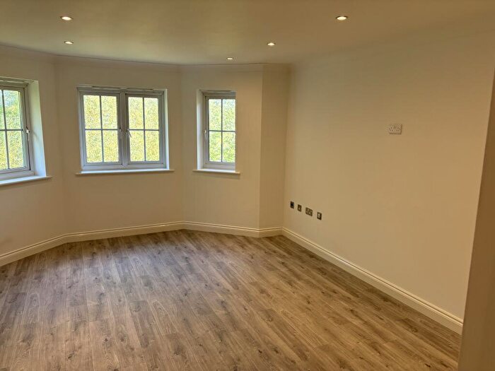 2 Bedroom Flat To Rent In Brookhey, Hyde, Tameside, SK14