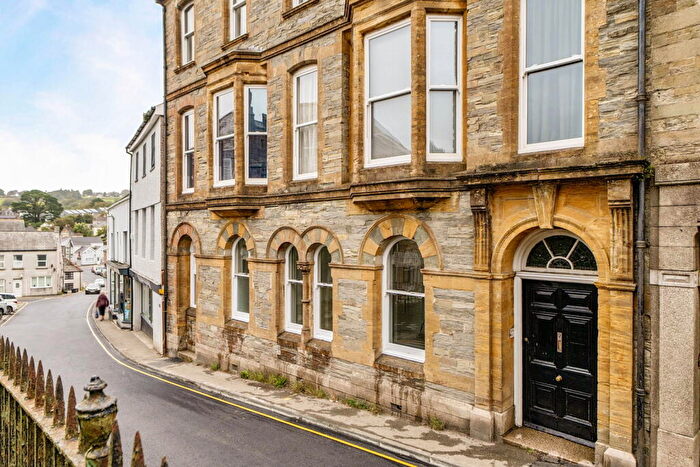 2 Bedroom Flat For Sale In Church Street, Callington, PL17