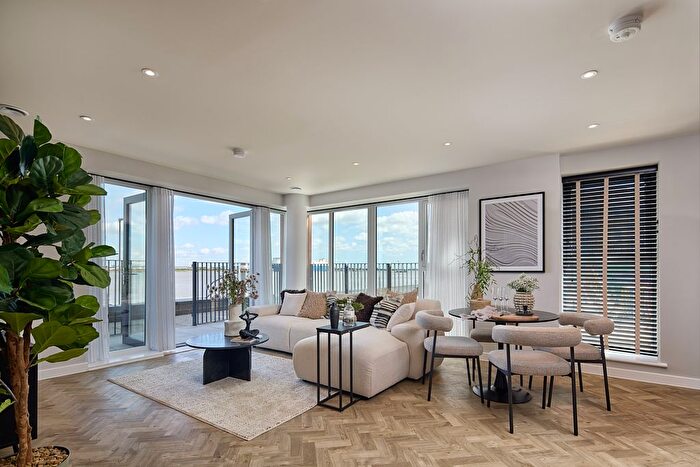 2 Bedroom Flat For Sale In "The Tyne" At Flat Estella Heights, Henley Approach, Northfleet, DA11
