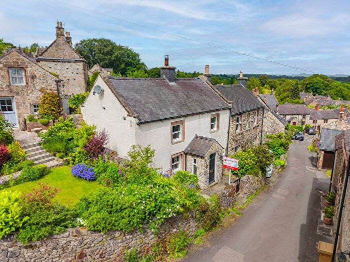 3 Bedroom Cottage For Sale In East Bank, Winster, DE4