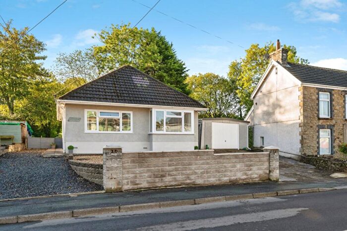 3 Bedroom Bungalow For Sale In Glynhir Road, Pontarddulais, Swansea, SA4