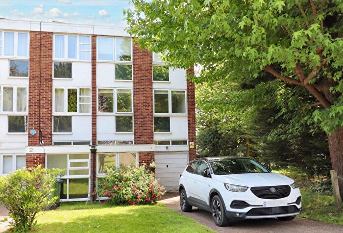 3 Bedroom End Of Terrace House To Rent In Silver Tree Close, Walton-on-thames, Surrey, KT12