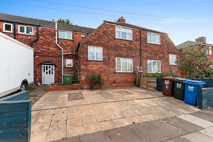 3 Bedroom Terraced House For Sale In Milton Road, Grimsby, DN33