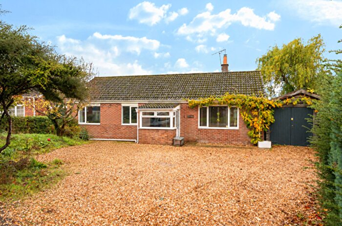3 Bedroom Detached House For Sale In Grange Close, Fyfield, Andover, SP11
