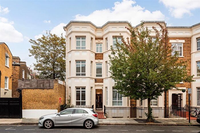 1 Bedroom Flat For Sale In Curwen Road, W12