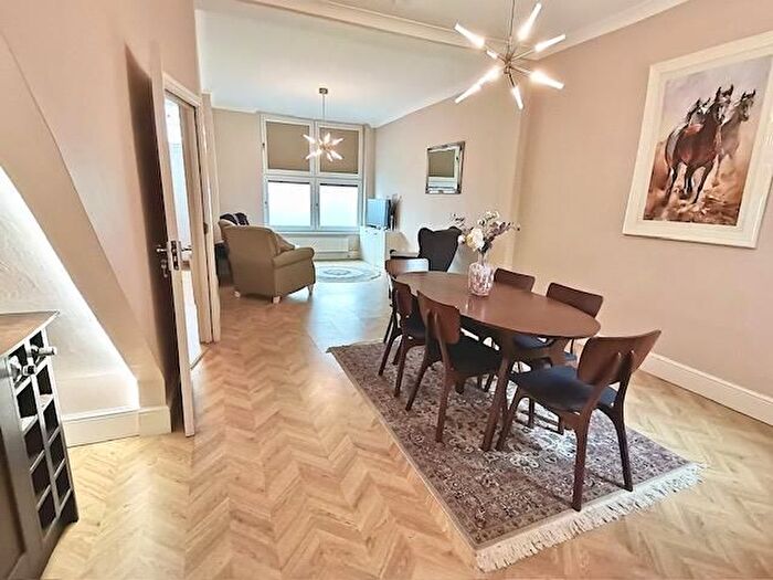 3 Bedroom Terraced House To Rent In Kingston Road, Raynes Park, London, SW20