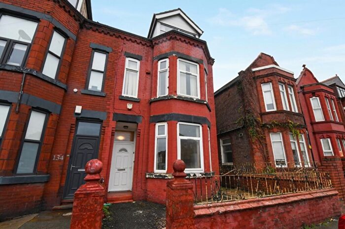 6 Bedroom Terraced House For Sale In Weaste Lane, Salford, M5