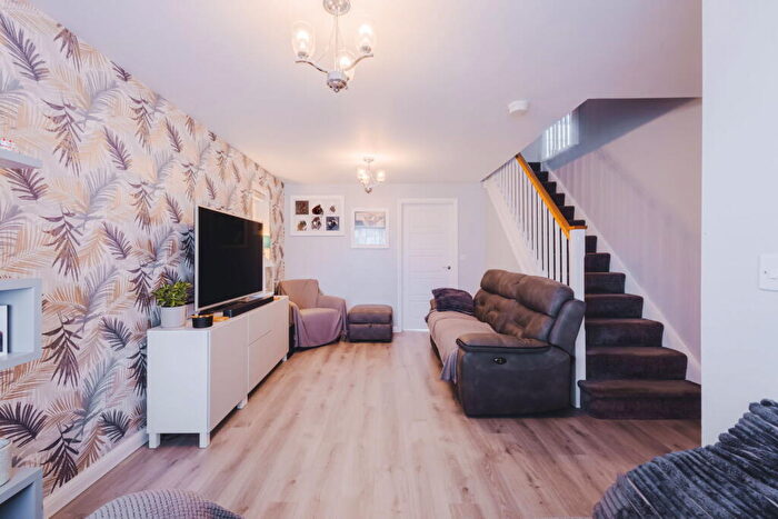 4 Bedroom Detached House For Sale In Coronel Close, Swindon, SN3