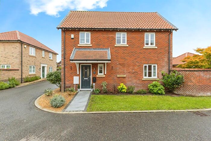 3 Bedroom Semi-Detached House For Sale In Briar Gardens, Attleborough, NR17